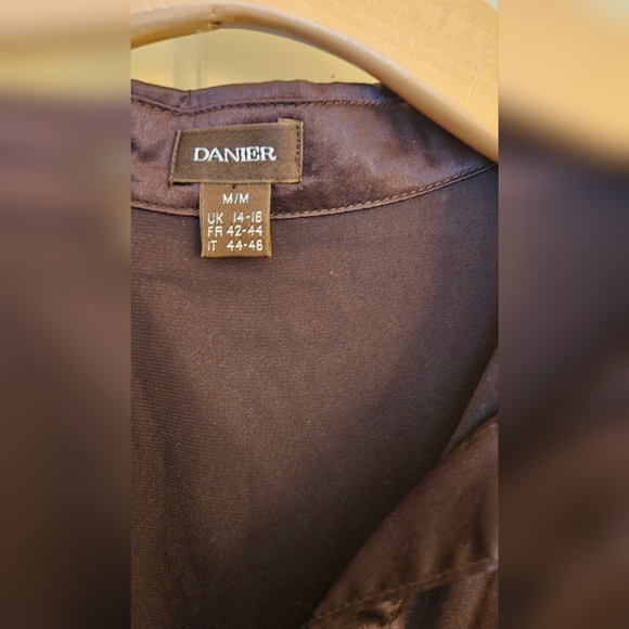 Danier blouse - Picture 4 of 6